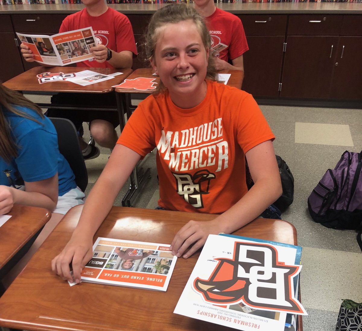 VanFalcon1's tweet image. ⁦@BGFalconHockey⁩ has fans around the country. Like Bailey at Houston HS in Shelby Co OH. Pronounce it “HOUSE tn”. And pronounce them “future Falcons” #NotMessinAround #WeAreGoing