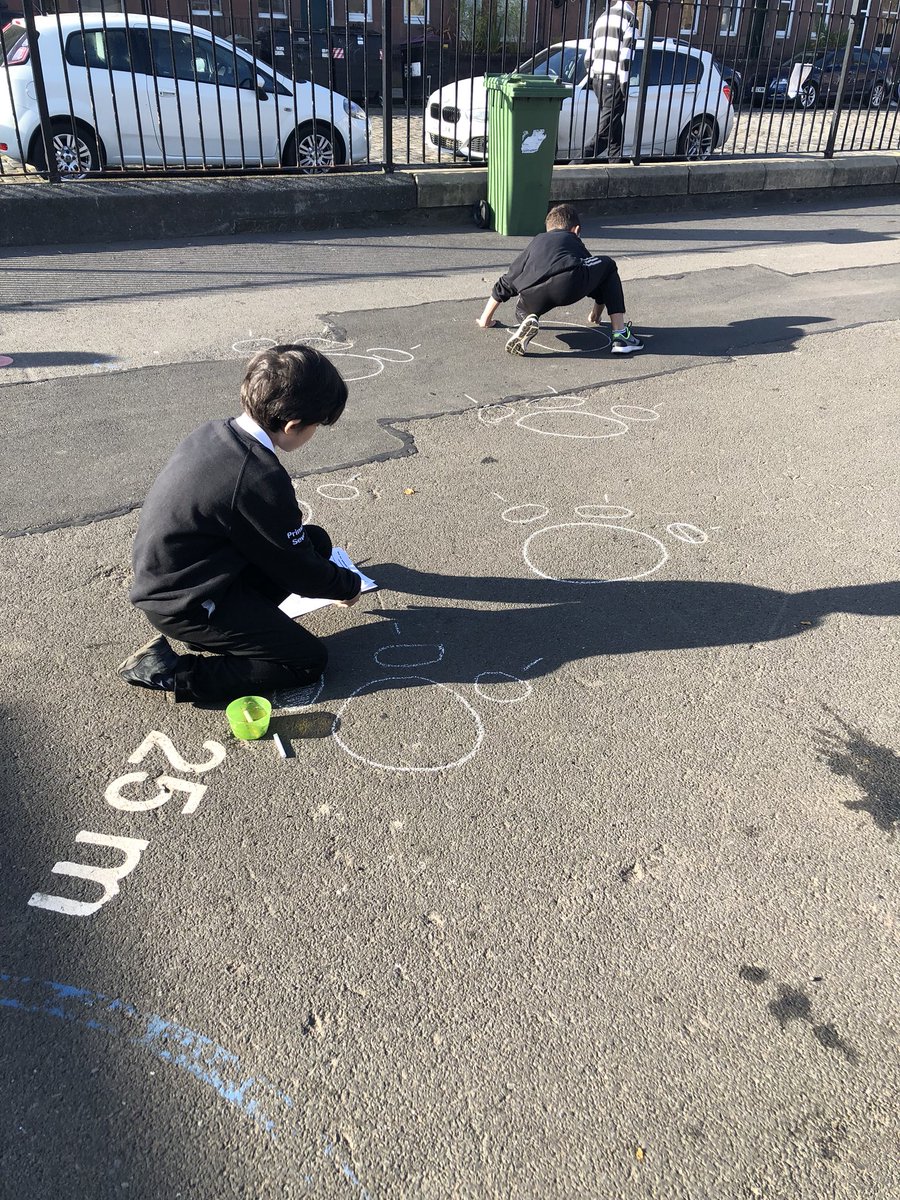 Mr_Minchin's tweet image. This worked so well today. Inspired by #funtheory the class investigated the possibility of influencing behaviour: specifically making it fun to put litter in the bin. Such a clean playground!

#pedagoofriday #StrathPGDE #uodedu #primaryrocks #schoolstrike4climate #edutwitter