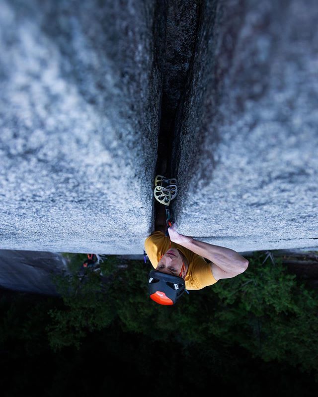 FinlaysonJamie's tweet photo. Here is a great photo by @a.eggermont from the @arcteryxacademy last month.  It was a blast to be a part of the event.  #offwidth #exploresquamish #squamish https://t.co/FeE9pyrBUk https://t.co/K3GIZeLVuc