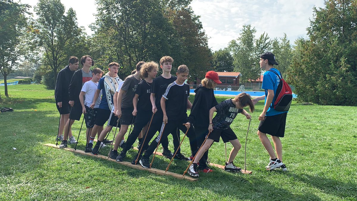 WCI_YRDSB's tweet image. Beautiful weather for #HowlDay! @WCIGuidance @EpsteinSheri #BeWolves