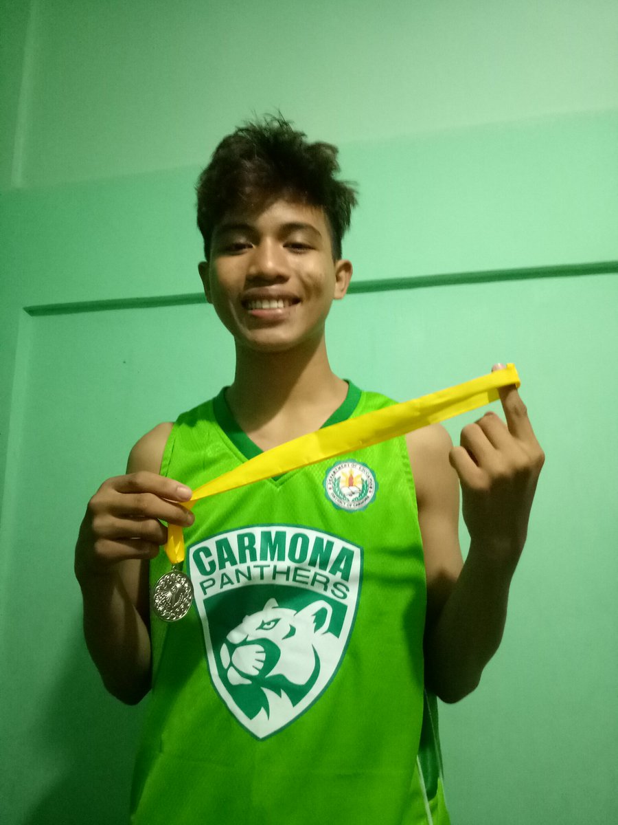 Blynlynlyn's tweet photo. Yung umiyak ka kasi 2nd place ka lang, pero di mo alam kung gaano kami kagalak sa naiuwi mong gantimpala. A very proud sister of yours! Congrats kapatid. Worth it ang pagiging first timer.
#ECSU #secondplacer
#CarmonaPanthers
#Taekwondo https://t.co/zskpmbFw4R