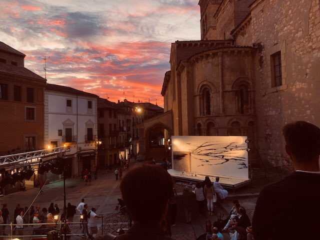 Night sky and live Art at Hay Segovia last night ⁦<a href="/hayfestival/">Hay Festival</a>⁩  ⁦<a href="/hayfestival_esp/">Hay Festival Esp</a>⁩ ⁦<a href="/PFDAgents/">Peters Fraser+Dunlop</a>⁩