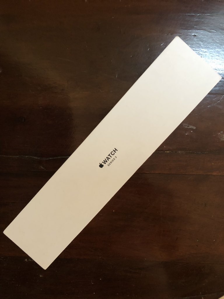 oli_store's tweet photo. Apple Watch series 3 42mm gold aluminum pink sand sport band (GPS) 
price : 25,000 https://t.co/phCsN1ajCg