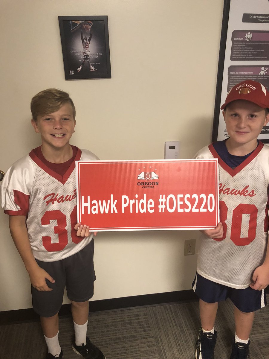 OES220's tweet photo. Hawk Pride out in full force today! #oes220 #proudoregonhawk https://t.co/rT59p6f81s