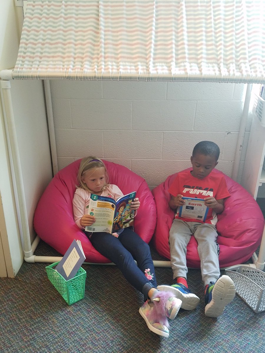 TaftGalloway's tweet photo. Ms. Weber has the best places to read! https://t.co/Yqc9mbMLws