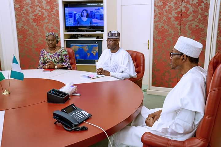AjidBabakura's tweet photo. President @MBuhari receives Acting Head of Service Mrs Folashade Yemi Esan in State House on 20th Sep 2019.
PHOTOS:📸@BayoOmoboriowo https://t.co/jy1yklqKSy