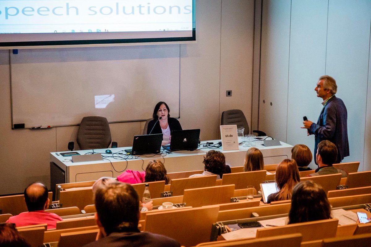 ASzarkowska's tweet image. Thank you, Chris, @Voice1Plus for your amazing insights into voice-writing! #Intermedia2019Warsaw #ILSAproject @LukaszStanDutka