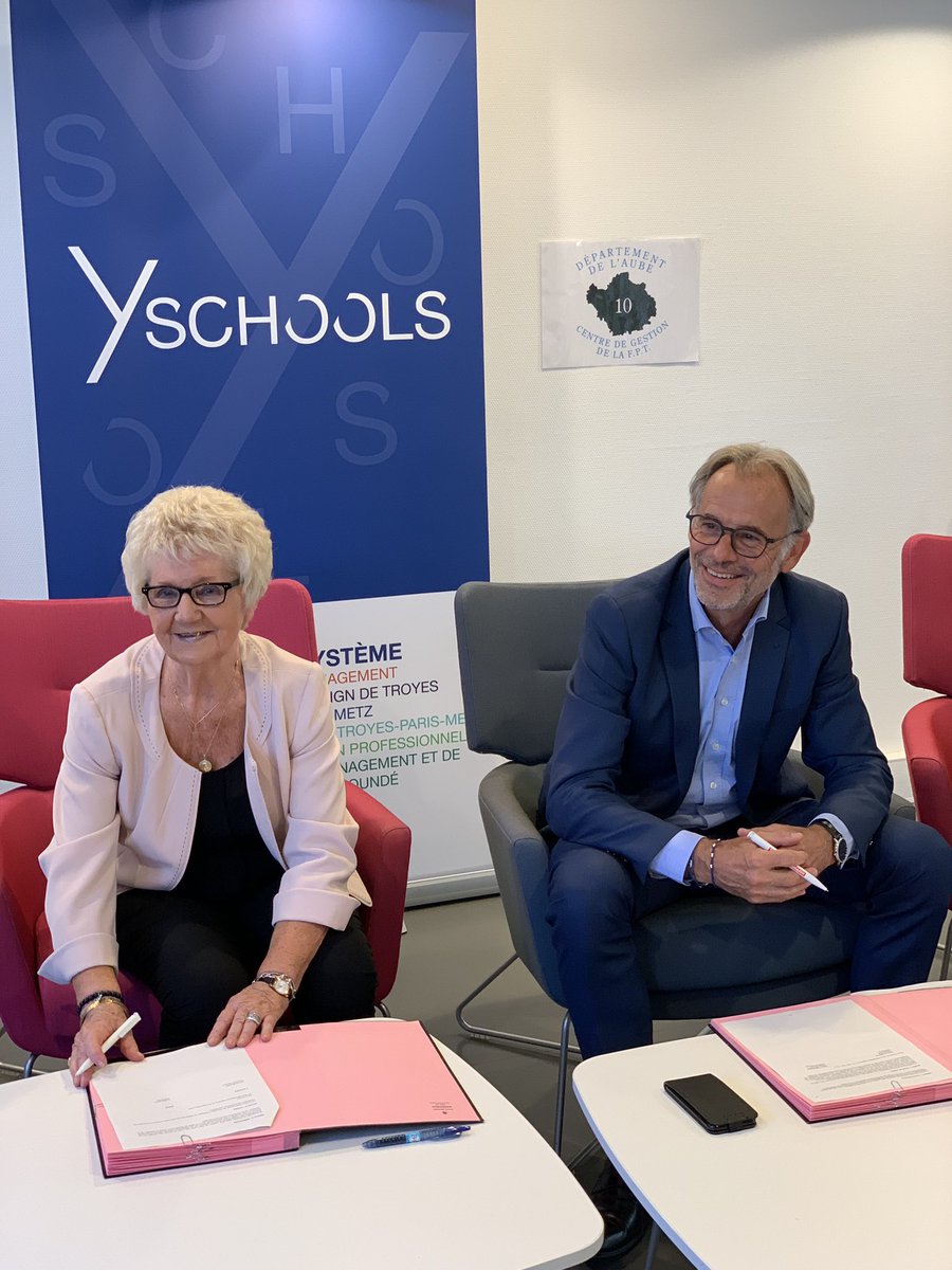 yschools_edu's tweet photo. .@FrancisBecard « Ce partenariat nous permet de rassembler les collectivités publiques et les entreprises privées. Il s’agit aussi d’appuyer notre position d’écoles des territoires ! Nous sommes très fiers. » https://t.co/FIjXozyNal