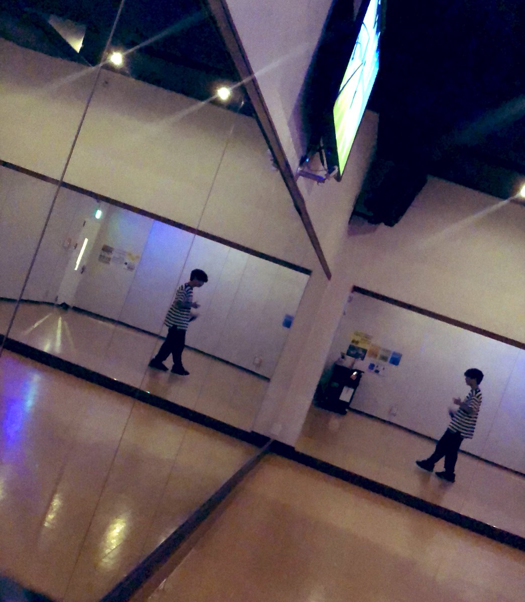 sameken2828's tweet photo. もうよくね
って思うことがある。
でも自分の中の何かに動かされて
歌わなきゃって結局なるんだよね https://t.co/3vtnpyf17Q