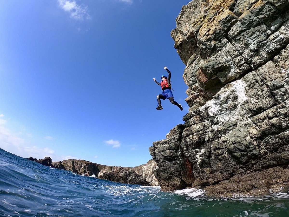 Endless summer Adventures in Pembrokeshire... <a href="/visitwales/">Visit Wales 🏴󠁧󠁢󠁷󠁬󠁳󠁿</a> <a href="/VisitPembs/">Visit Pembrokeshire 🏴󠁧󠁢󠁷󠁬󠁳󠁿</a> @lovepembs