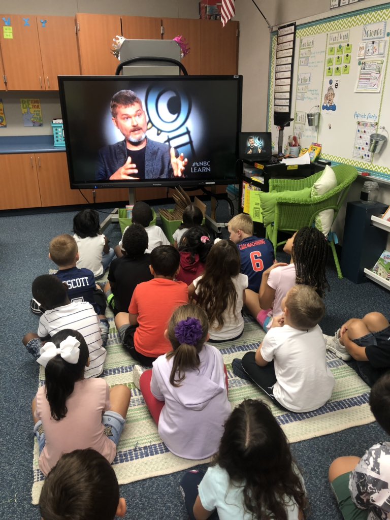 MrsNelsonFirst's tweet photo. Listening to Mo Willems talk about his writing process! The kids were fascinated that even HE has to edit and rewrite his stories! @RobisonES #editorsintraining #edit #writing https://t.co/nOyrJG5mEN