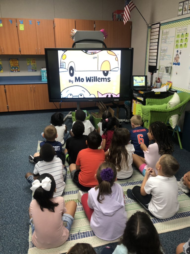 MrsNelsonFirst's tweet photo. Listening to Mo Willems talk about his writing process! The kids were fascinated that even HE has to edit and rewrite his stories! @RobisonES #editorsintraining #edit #writing https://t.co/nOyrJG5mEN