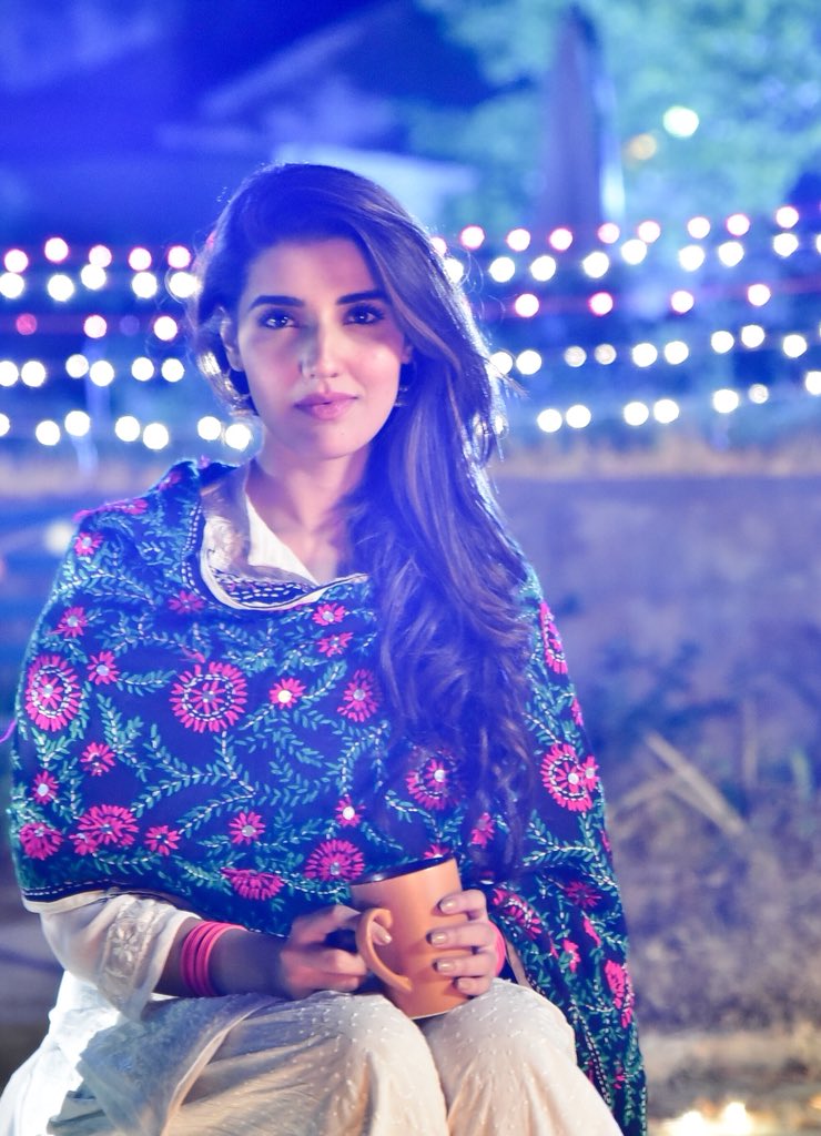 The queen of hearts 💕 #HareemFarooq from #HeerMaanJa ➡️ shooting montage shots for a song in the film! Be sure to watch the film if you haven’t yet seen it 😍