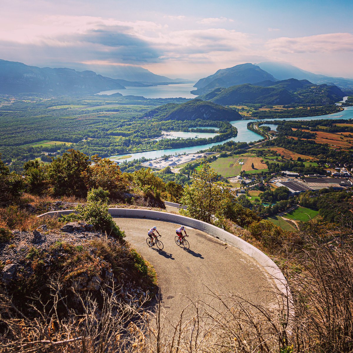rfts2019's tweet photo. RFTS19 Chase up #grandcolombier is well and truly on! #jamesmarkhayden is on his second ascent of the day hunting down #rfts19 laggards. It’s going to be close... not a bad day for it! #aixlesbains #tourdelain #thibautpinot #equipegroupamafdj #tdf #canyonbikes https://t.co/AM0JDmJoL7