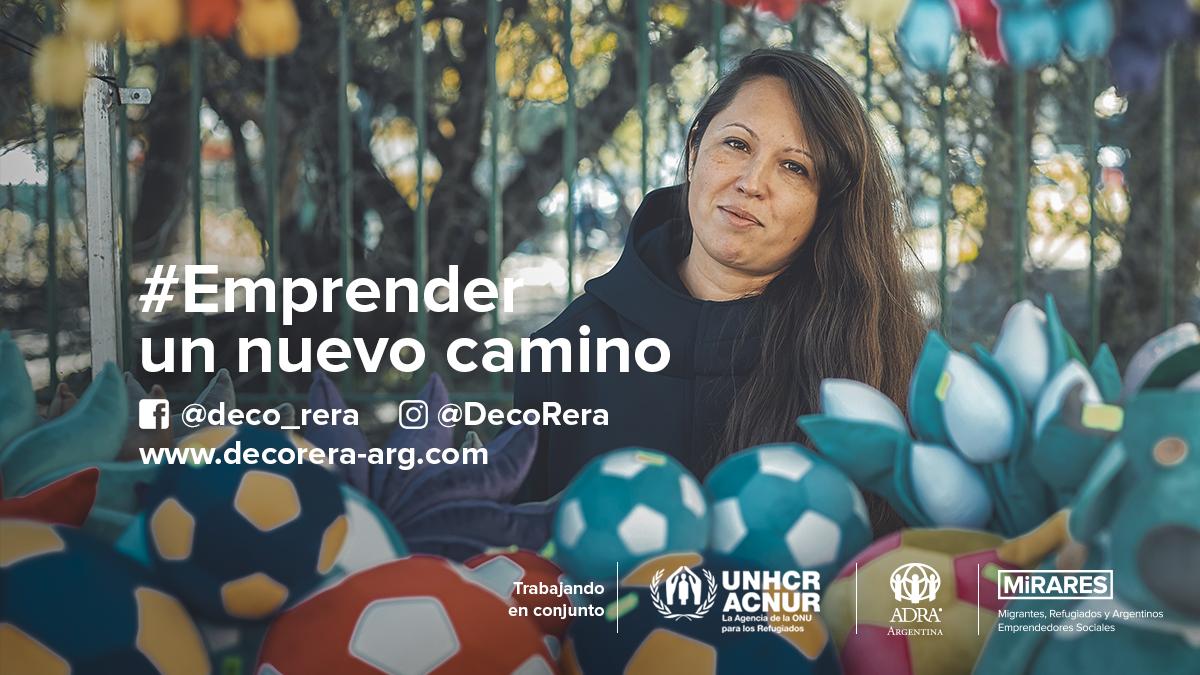 ACNURConoSur's tweet photo. Regina realiza distintos objetos de decoración 🎁 entre ellos, almohadones, cartucheras y pelotas. No tiene uno favorito: “Todos me gustan porque los hago con mi corazón”💓
Podés encontrar los productos de #Decorera en https://t.co/NJjw1I9Nxw
Sumate a #EmprenderUnNuevoCamino🇦🇷 https://t.co/5pPfbfFS69