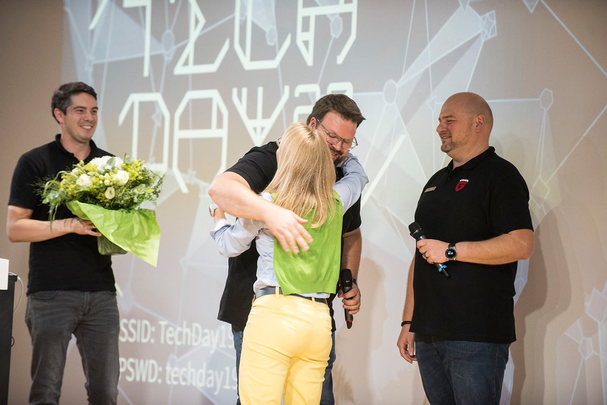GDATA's tweet photo. Der #GDATAtechday steckte voller Überraschungen: Wir haben Euch nicht nur die Security Awareness Trainings und die neue Verhaltensprüfung #Beast vorgestellt, sondern auch unseren neuen Namen - G DATA CyberDefense AG. Danke an alle anwesenden Partner für ein gelungenes Event! https://t.co/2uDKpR1Tgb