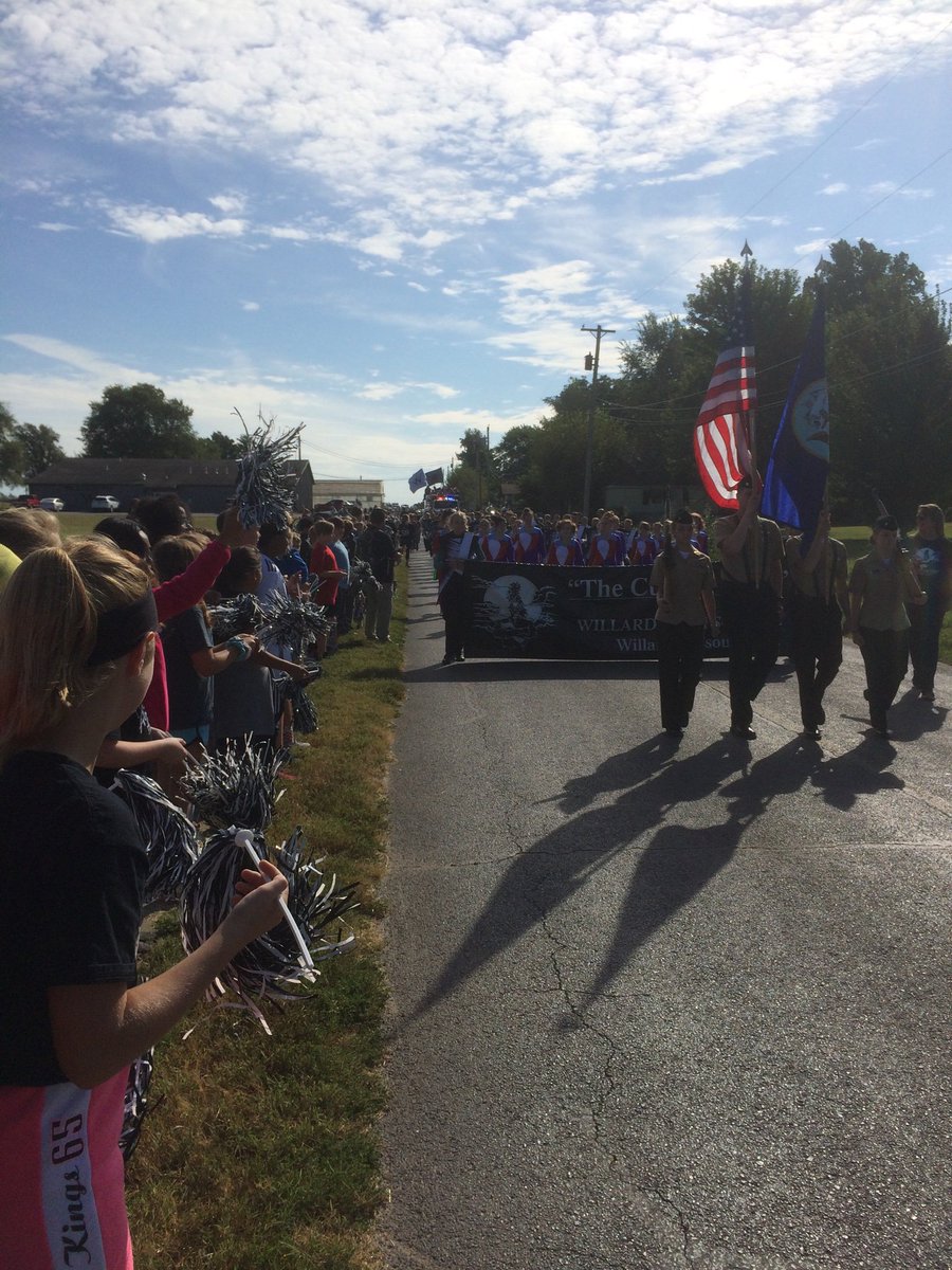 carriedawaycs's tweet photo. Having a blast at our #Willardhomecoming parade GO TIGERS! @willardschools @willardistigers https://t.co/KC7w0TPq0F