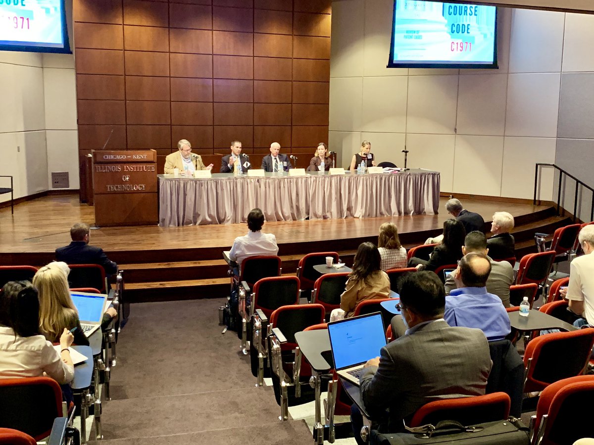 edleeprof's tweet photo. Patent panel discussing Helsinn! Willy Jay explaining on sale bar. #scipr2019 https://t.co/dzUbBZpbGR