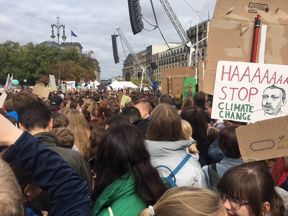 Joined the #GlobalClimateStrike in #Berlin together with around 270.000 #HaaaaltStop #ClimateChange