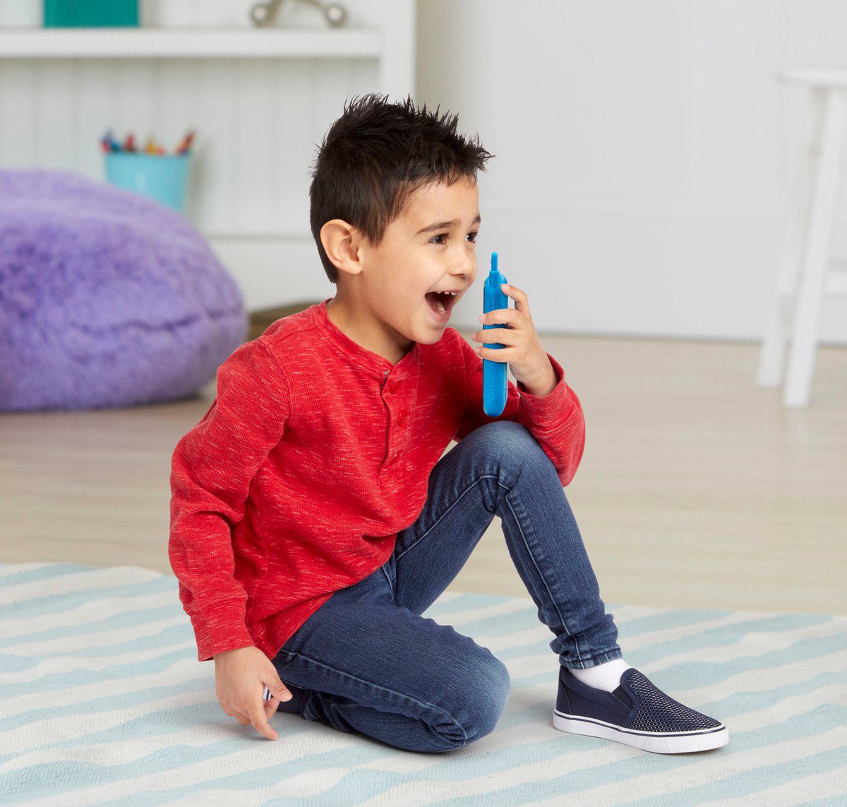 TheToyInsider's tweet photo. More amazing Kidi tech from @vtechtoys: The KidiGo Walkie Talkies! Kids can chat up to 500 feet away, send preset messages and animations, and play games! These walkies keep kids' conversations safe and secure. 🔓 #vtechtoys https://t.co/EYk9CN8CAk