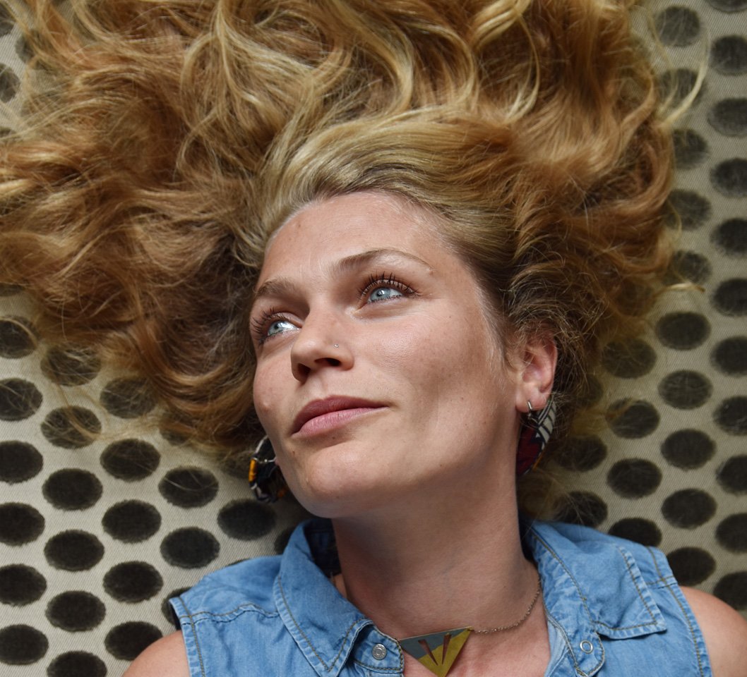 Marraine 2019 👇

La réalisatrice Ève Duchemin, lauréate du Magritte du Meilleur Documentaire en 2017, est la marraine de la 2ème édition du Mois du Doc ! 

🎬 Bio-filmo complète et le mot de la marraine: bit.ly/2mm73If

<a href="/Les_Magritte/">Magritte du Cinéma</a>  #cinémabelge #FWB #Documentaires