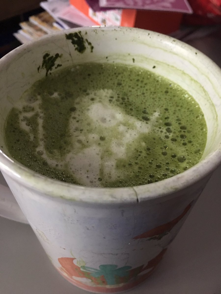 TupperwareYes's tweet photo. Taking a break with my homemade peasant matcha latte. #matcha #matchatea #MatchmakingTime #morningbreak #FridayMorning #FridayFeeling #fridayfix https://t.co/3dkFrZmxdi