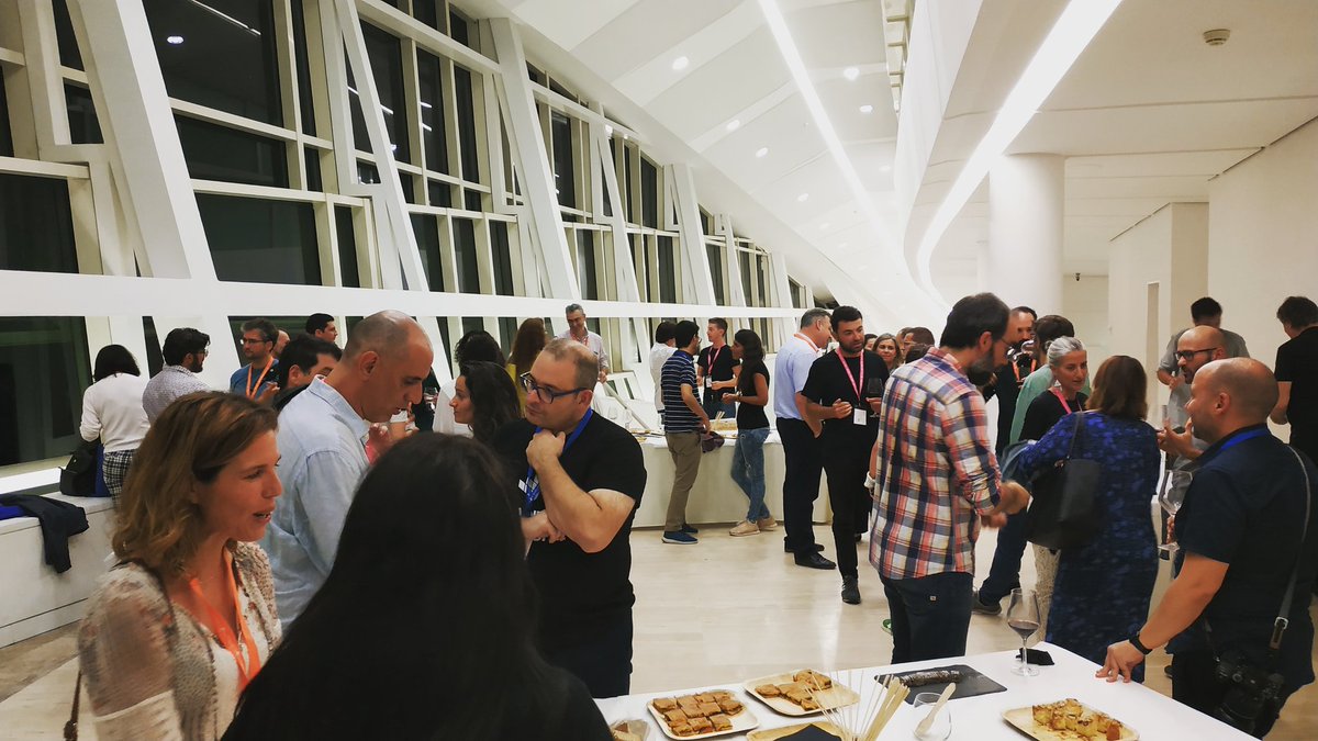 Trainers4Future's tweet photo. "Y tras la fantástica cena networking, ¡damos por finalizada la primera jornada de #TrainersfortheFuture! 

👉🏻¿Cuál ha sido tu intervención favorita?

Ahora a descansar para el segundo día, ¡buenas noches! 😴

#T4F #Trainers4Future #Congreso #Formadores #Formación" https://t.co/GyS5oTK85Q
