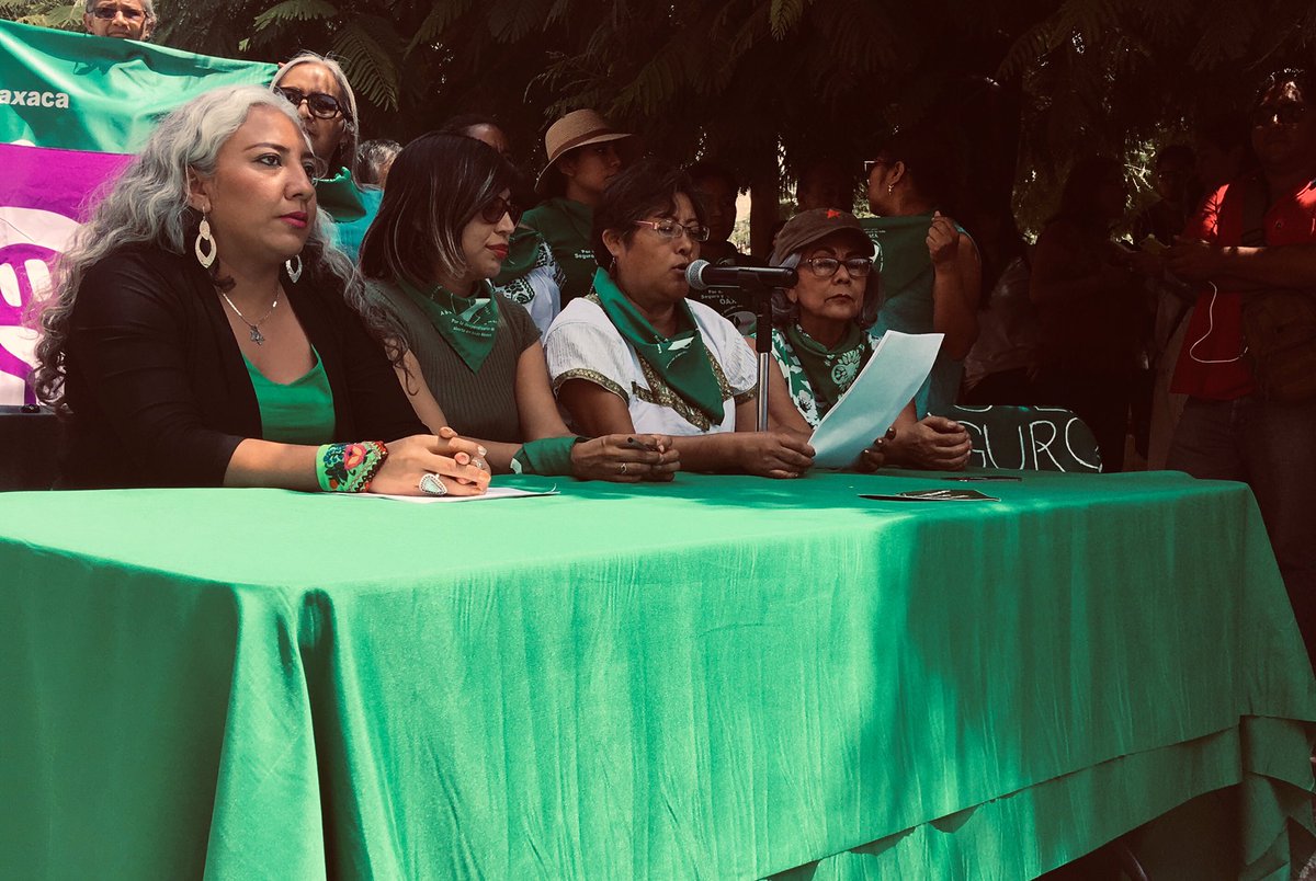 consorciooaxaca's tweet photo. Pronunciamiento ante la Legalización del Aborto en Oaxaca. 
#AbortoLegalOaxaca 
#AbortoLegalYa
#MujeresLibres
#EstadoLaico
#LosDerechosNoSeConsultan

👇🏽👇🏽👇🏽
https://t.co/kBs2aTL5iw https://t.co/14EI7OcAsf
