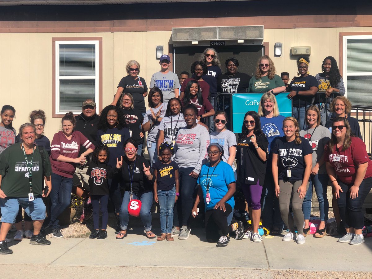 bmnlivetolearn's tweet photo. Alma Mater Day ⁦for Focus Friday. ❤️ these educators! ⁩ #oneconn #CONNmUNITY #nolimits #MODlife #TheDUB https://t.co/3p5kmpqZIo