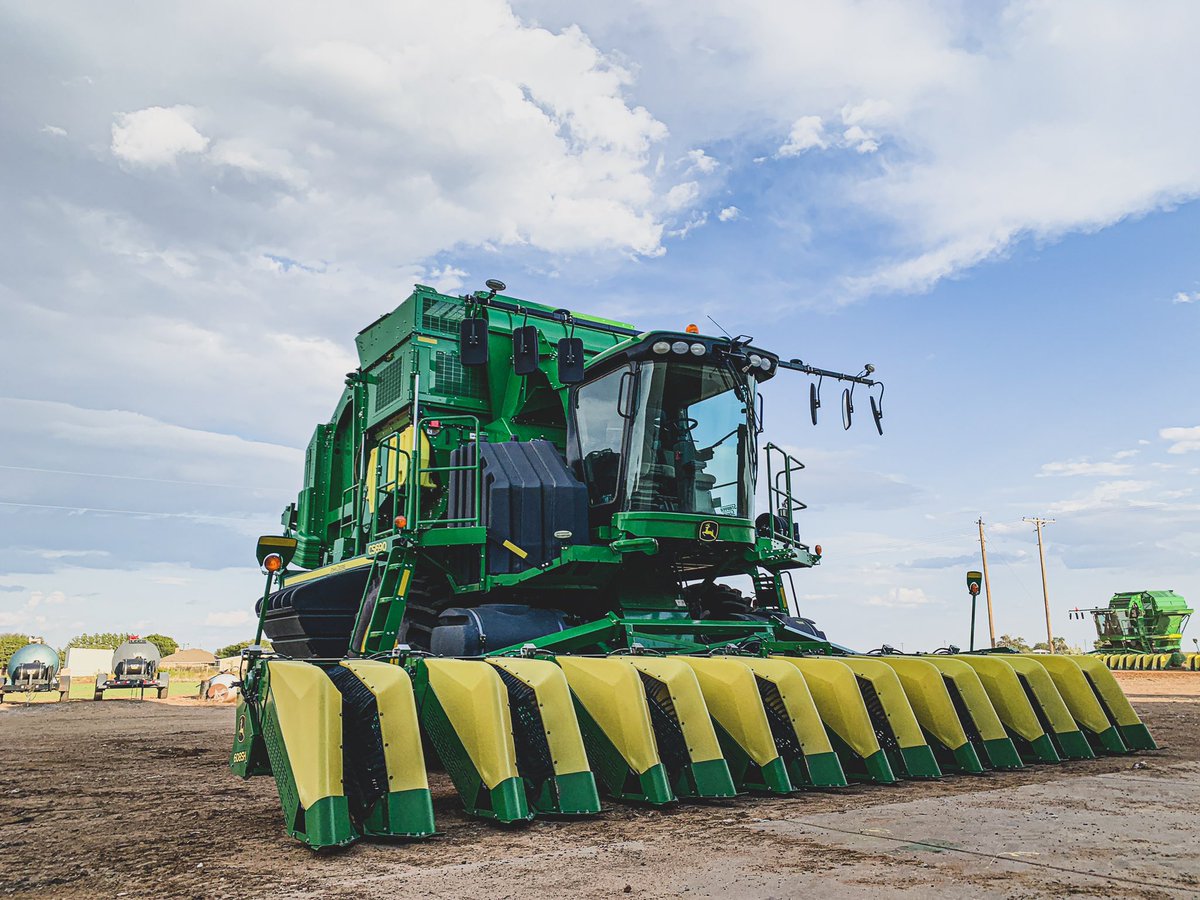 brieger34's tweet photo. New paint 🎨 #JohnDeere #CS690 https://t.co/Tyd1qcaDLo