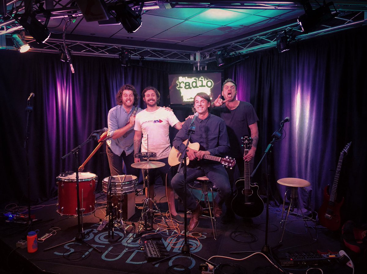 ALT 104.5 Philly tweet media