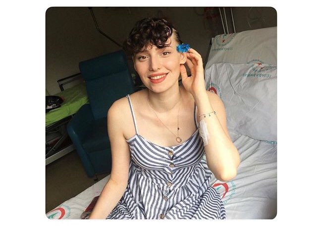 sedanurcnn's tweet photo. Çiçek gibi kadındın mekanın cennet olsun güzel insan 🙏🌸
#neslicantay https://t.co/dF18ZMTaiw