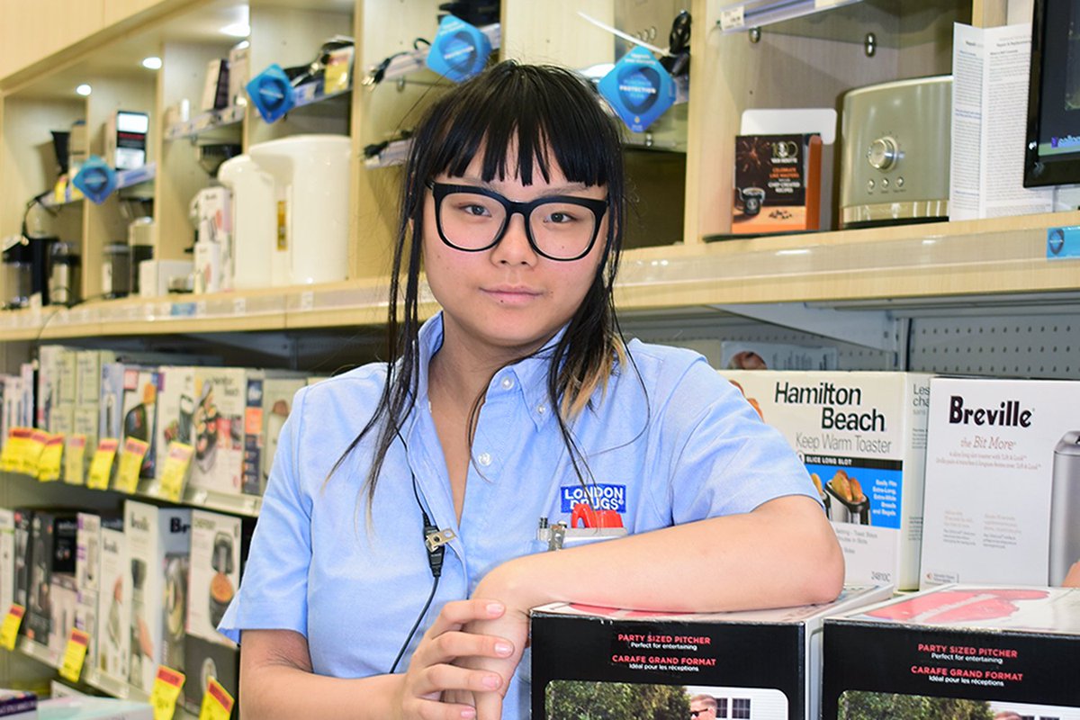 LD_Saanich's tweet photo. Welcome our new supervisor Shelby! Shelby says that her, LD experience has been excellent so far! The community and environment here is awesome and she loves her coworkers! Shelby loves cooking, ask her what her favorite product is!
#MeetTeam14 #Supervisor #LD #cooking https://t.co/33bNy9Zfkb