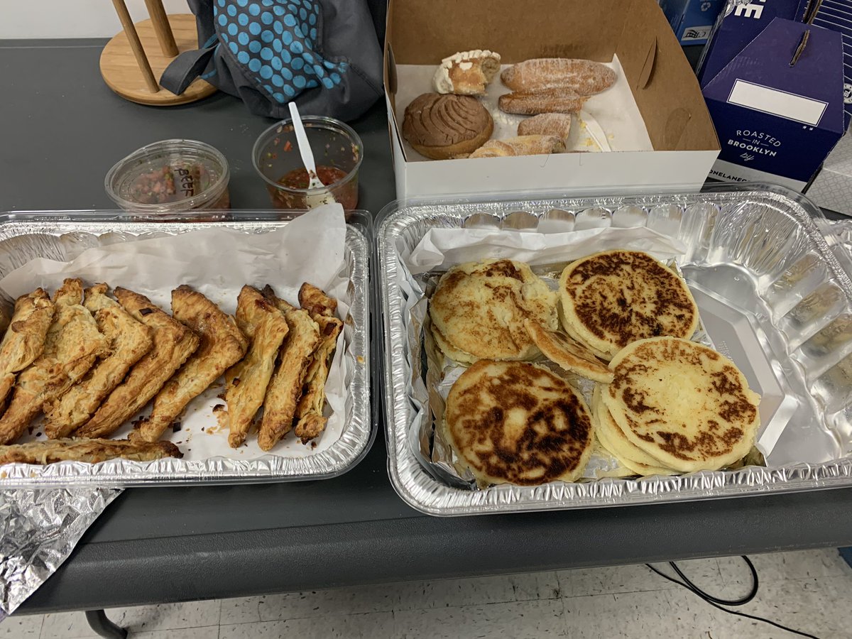 mzcinderella's tweet photo. Celebrating Diversity and Inclusion at our Market St. Store today with Empanandas!!Yummmmmm!! #HHM #BAMily #BeYou #MAXimummetro https://t.co/eHjEmS3Vwk