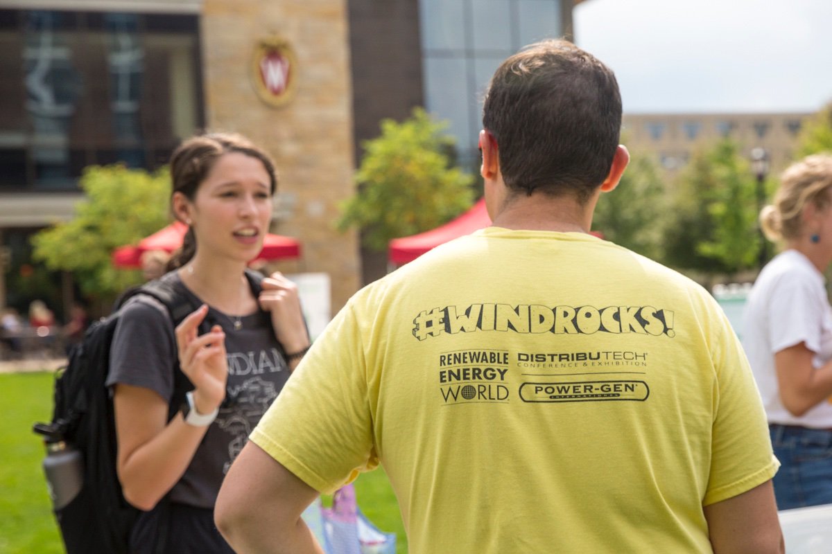 UWEnergy's tweet photo. We spent the afternoon telling @UWMadison students how they can learn more about energy at @SustainUW’s Sustain-a-Bash! #windrocks https://t.co/LJIAFPqWYu