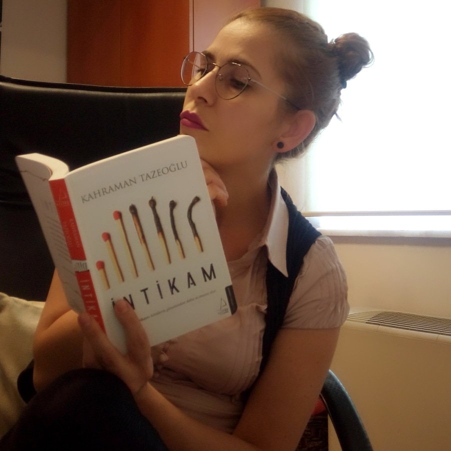 Candan1Tugba's tweet photo. @ktazeoglu kitabıma kavuştum .. yüreğine sağlık yüreğimizin sesi 🤲 https://t.co/wFtNHYUasM