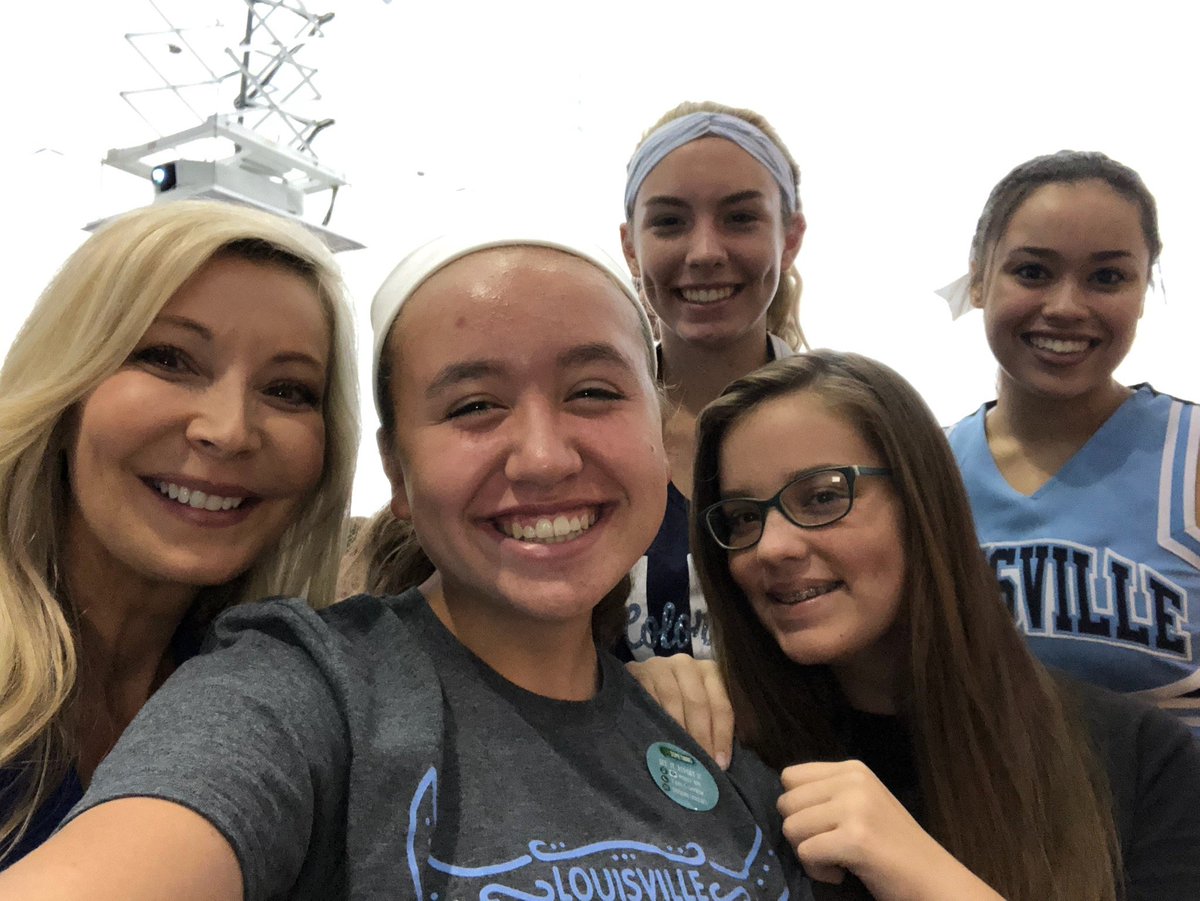 CBosleyTV's tweet photo. A fantastic time speaking to the 700 or so awesome students @LouisvilleLeps @leopard_nation ! Thanks for having me! You guys are #Rockstars ! #foreverandforalltosee #happyhealthyselfie #studentsuccess #speakerlife #lovinit https://t.co/m5n8c9p4Cw