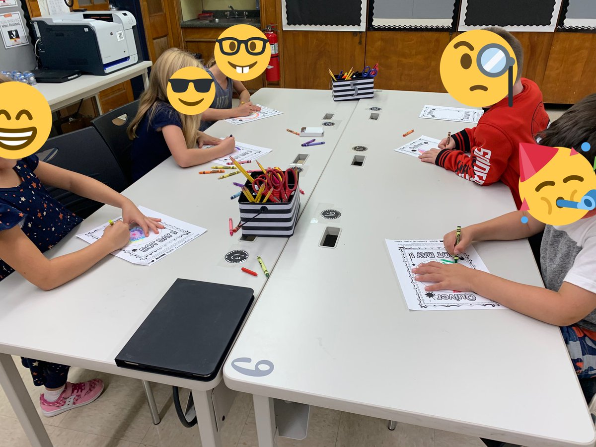 TechWithMsMoran's tweet photo. First graders experiencing augmented reality. It was magical. 🧙🏼♀️ #HHKtechlab #AugmentedReality https://t.co/Tnh3ZJdntf