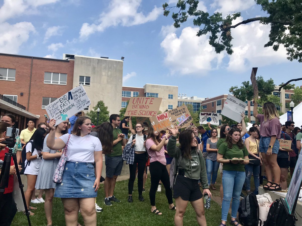 udaytondems's tweet photo. Today, we along many of our fellow Flyers demonstrated in the #UDClimateStrike. Right now, we are in a climate crisis and immediate action must be taken. @univofdayton @DaytonPrezSpina https://t.co/3z9IcqCw0i