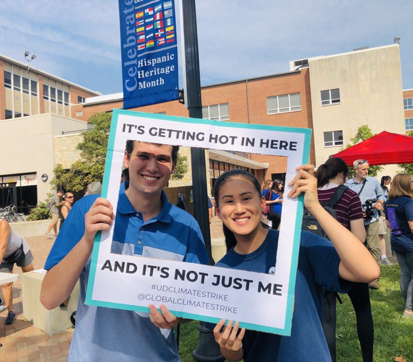 udaytondems's tweet photo. Today, we along many of our fellow Flyers demonstrated in the #UDClimateStrike. Right now, we are in a climate crisis and immediate action must be taken. @univofdayton @DaytonPrezSpina https://t.co/3z9IcqCw0i