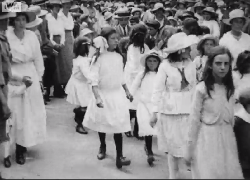 AbingdonHods's tweet photo. It's a big day tomorrow for the Homecoming Film featuring Abingdon in celebration 100 years ago - first time it has been shown on the big screen for 99 years! Be at the Guildhall at 11am to be part of a historic occasion. https://t.co/C8ROoTh9OT