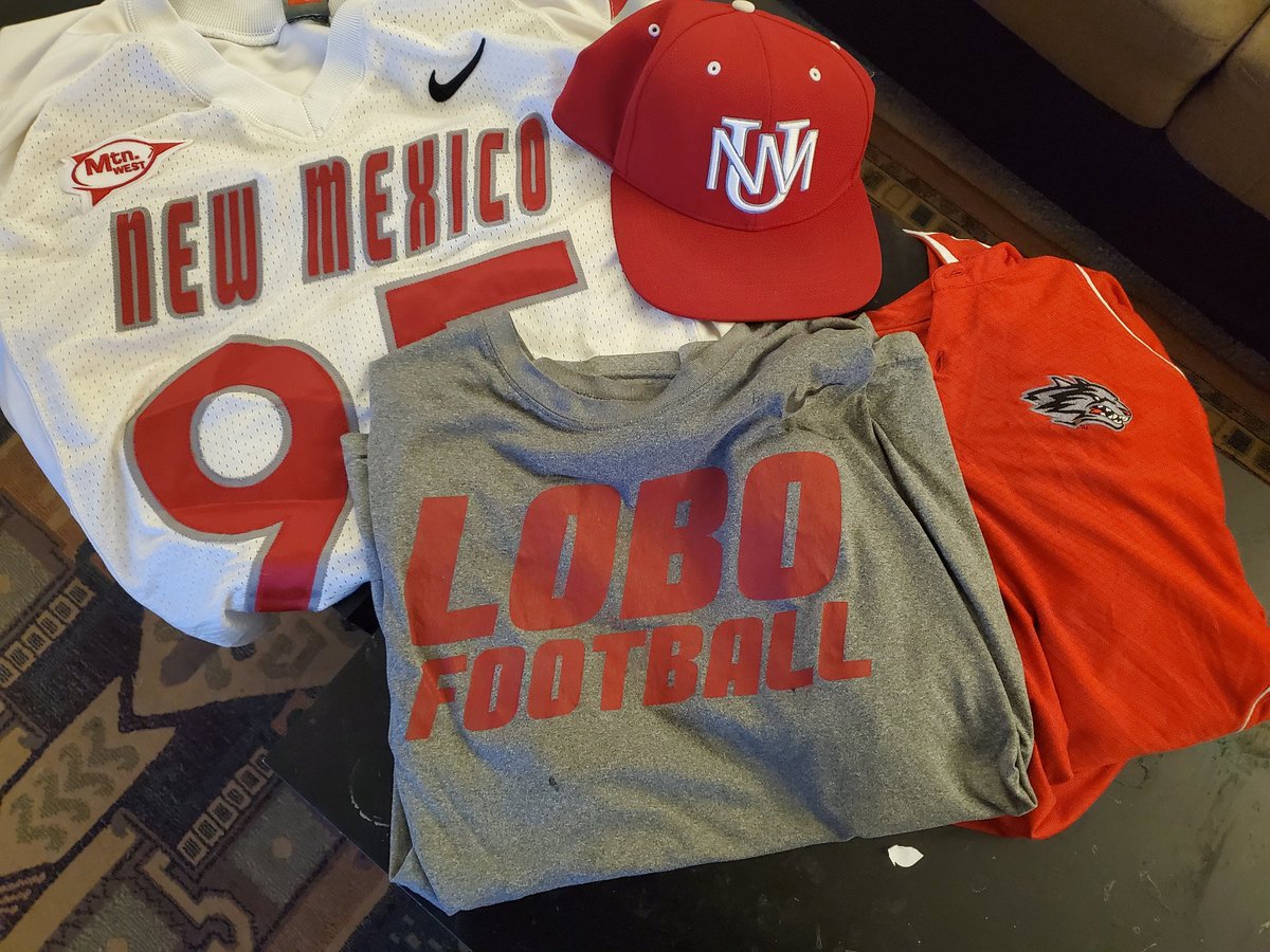 WesHender's tweet photo. Alright @UNMLoboFB fans it's way too quiet for rivalry weekend. Show your #RedLobos pride and lets #BeatState. If you're in @_Albuquerque_NM or the area you have no reason to not go support your @UNMLOBOS and cheer them on as they beat State. https://t.co/L51ATVy3eV
