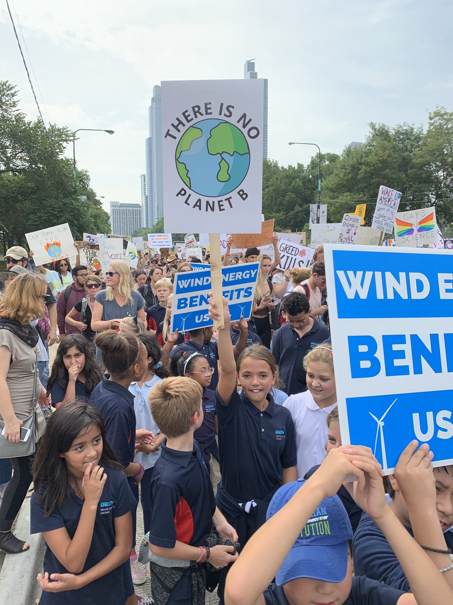 heatherprekop's tweet photo. โWe didnโt just learn about climate change in the classroom today, we actually did something about itโ So proud of our G4s for marching in the #ClimateStrikechicago @GWAcademyChi https://t.co/Xk9lrdSanc