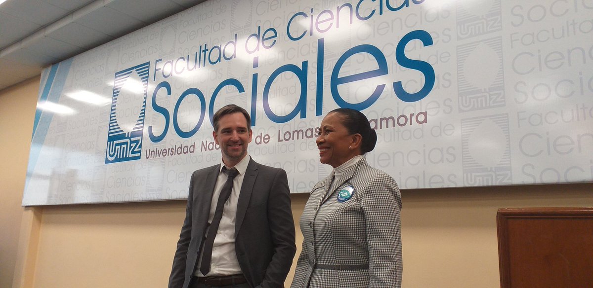UNLZoficial's tweet photo. 👉🏽 Cierre de @Alacaurp2019, con Nedelka Escala, presidente de #ALACAURP, y @gustavonaon, decano de @socialesunlz.
📌"Las expectativas fueron cumplidas y superadas", aseguró Escala. 
📌"Fueron 48hs de aulas llenas, con respeto y compromiso. Estoy orgulloso", culminó el decano. https://t.co/mq9bShqCWQ
