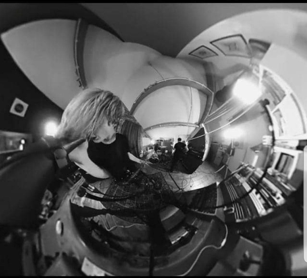 Our video for "lies and trickery" is out today :) 

youtu.be/BoraSBNXG-I

#evabartokband #evabartok #noise #fauxmetal #fuelcardiff #metal #punk #diy #bands #welshmusicscene #womanbystreet #music #instagram #bands #alternative #experimentalmusic