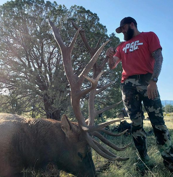 PSEBows's tweet photo. Josh Smith from @themountainproject got it done with his @psebows Evoke 35 in New Mexico on this unique 8x9. #HuntWithPSE #psenation #bowhunting #elkhunting https://t.co/yXRfFO7By3