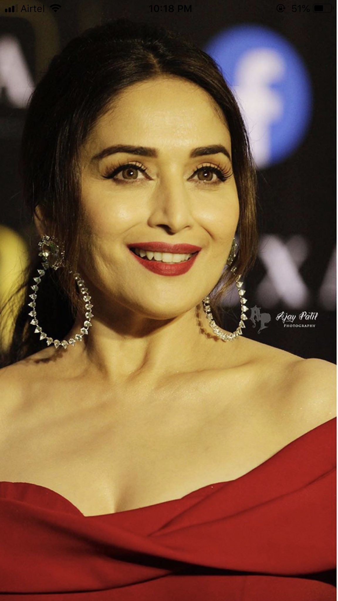 1152px x 2048px - Madhuri Dixit Smile on Twitter: \