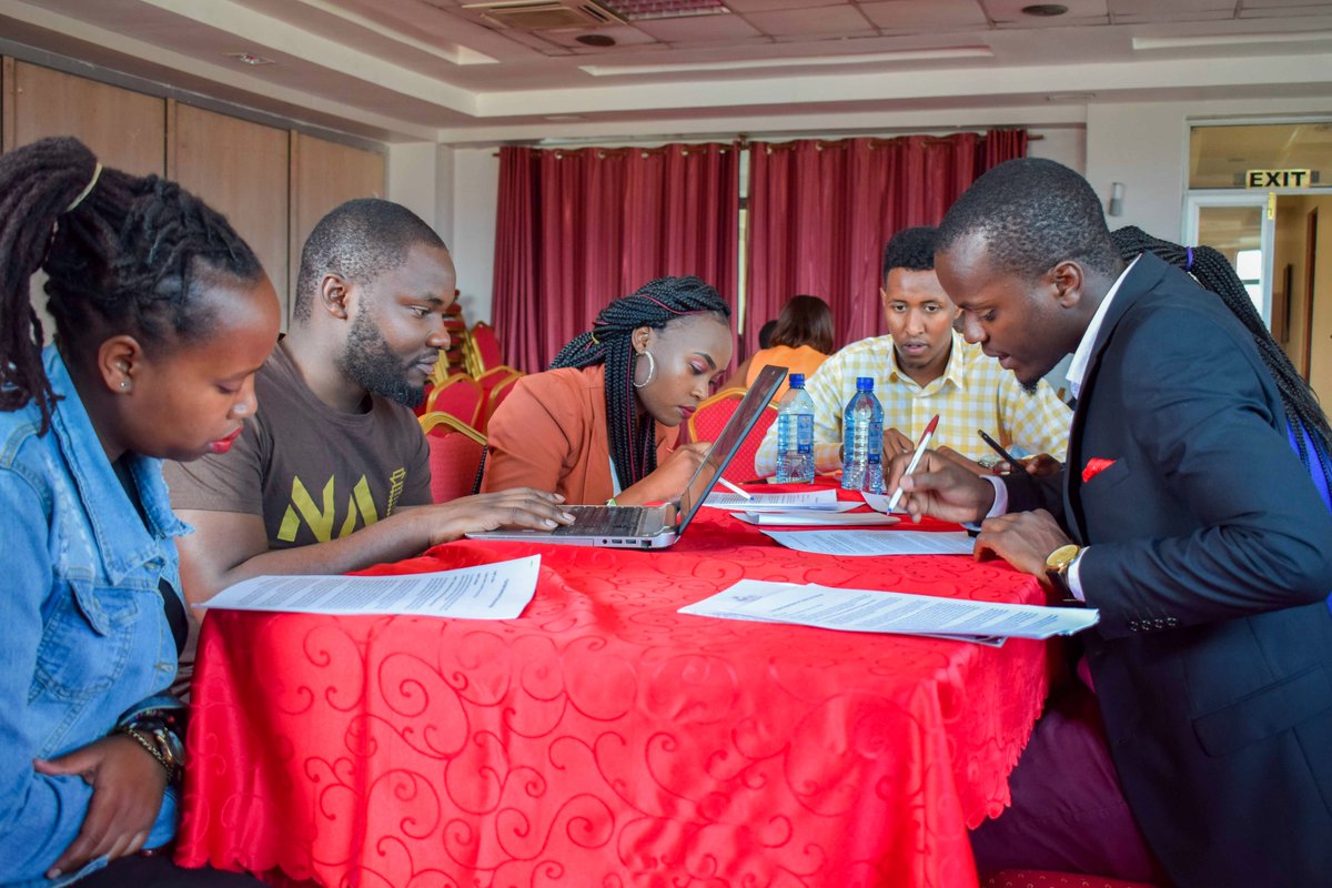 youthagenda254's tweet photo. Today was Day 2 of the Youth Responsive Budget Analysis Workshop. Analysis of sector by sector of the budget.
@WorldVisionKE
#ResponsiveBudgeting
#MakingtheYouthFactorCount
@YASA_ke @UjanaAfrika @elfafrica1 @siasaplace @tek_kenya https://t.co/KR3jvxbsKI