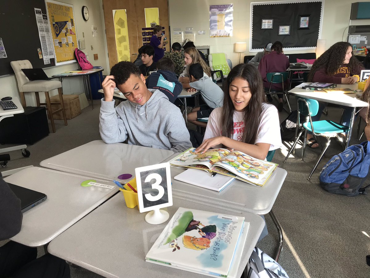 JeriLovett's tweet photo. Loved seeing my students read children’s books to each other this morning. We had fun while learning about explicit themes! https://t.co/hIH8JeEyM8