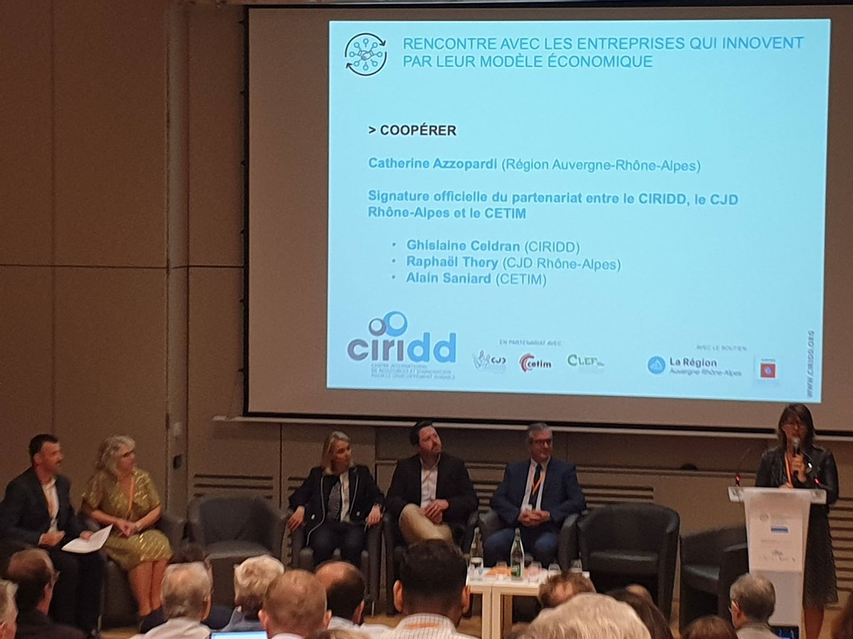 CJD_RhoneAlpes's tweet photo. Le CJD Rhône-Alpes s'engage avec le @ciridd sur la promotion du programme RELIEF auprès de ses adhérents. Le but ? Innover par l'économie de la fonctionnalité, imaginer un nouveau positionnement de leur entreprise. Le "moins et mieux" est en marche ;-) #cjd #efficience https://t.co/RGOUJhl6DT